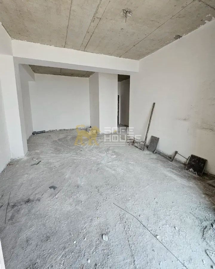 Վաճառքի 4 սենյականոց բնակարան