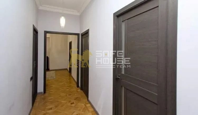 Վաճառքի 3 սենյականոց բնակարան 