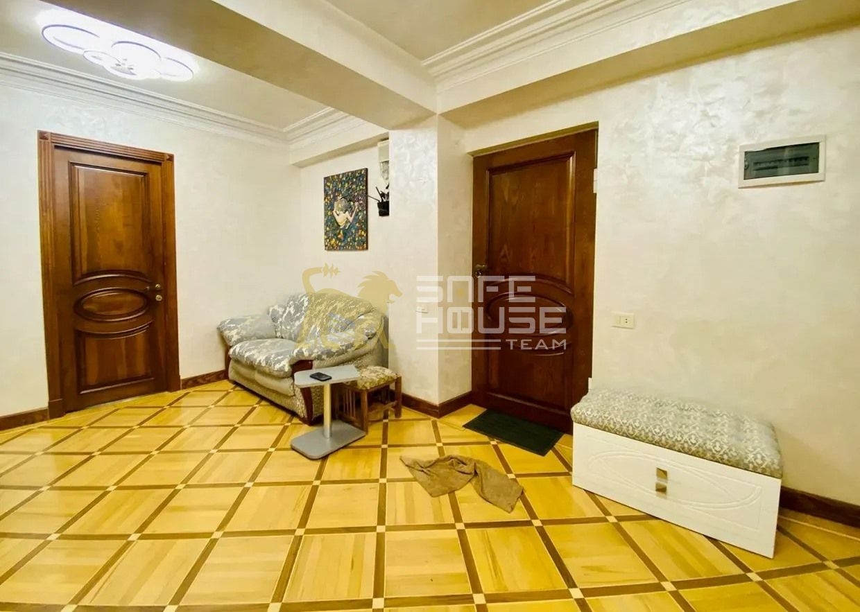 Վաճառքի 3 սենյականոց բնակարան 