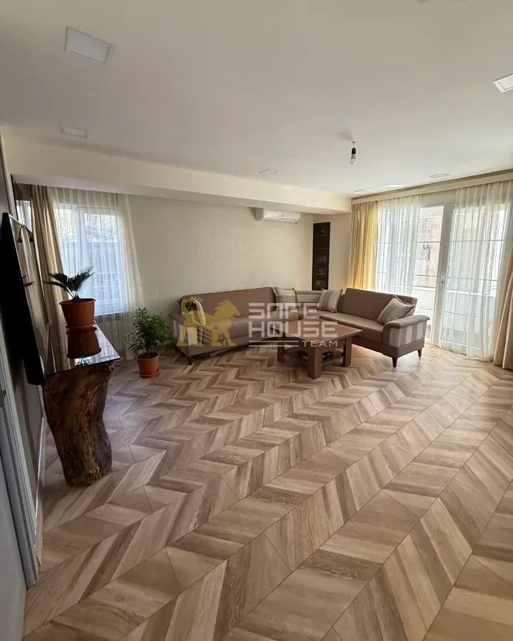 Վաճառքի 4 սենյականոց բնակարան 