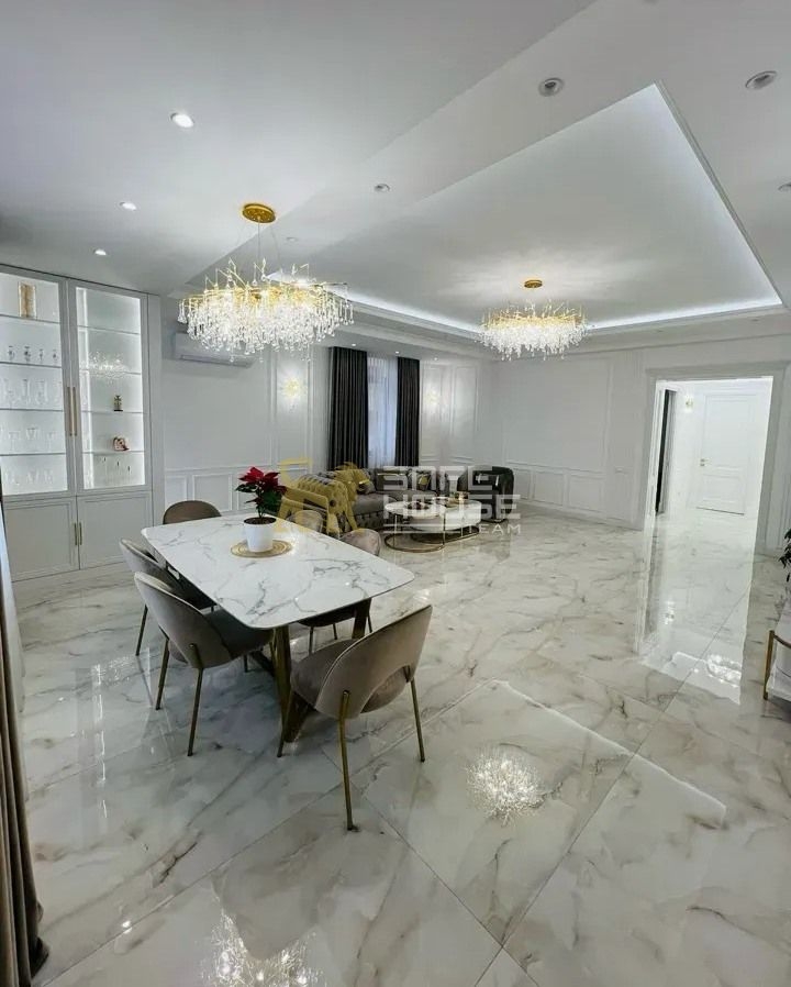 Վաճառքի 3 սենյականոց բնակարան 