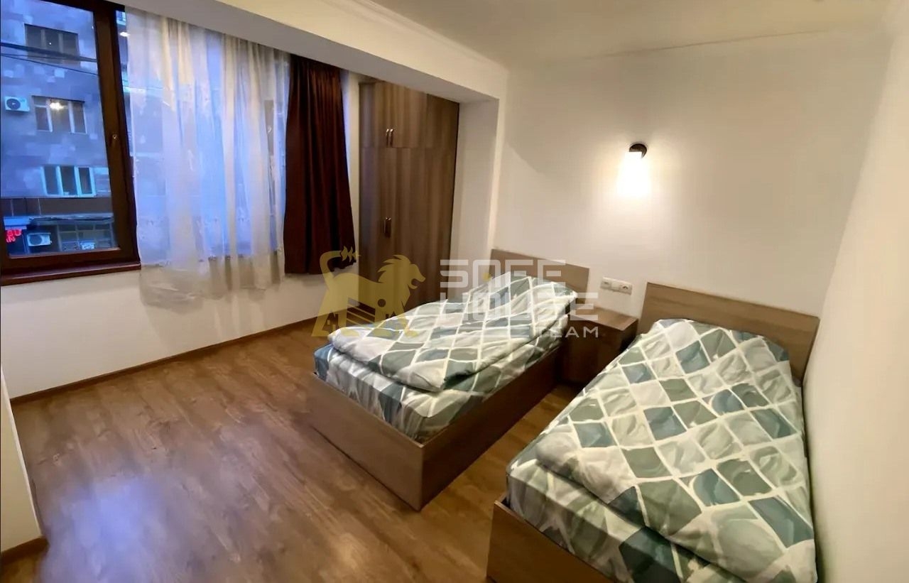 Վաճառքի 3 սենյականոց բնակարան 