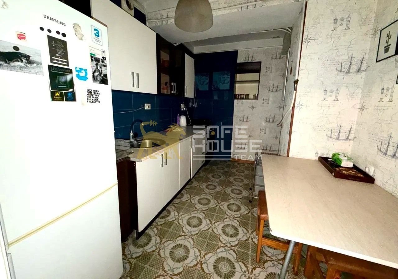 Վաճառքի 3 սենյականոց բնակարան 