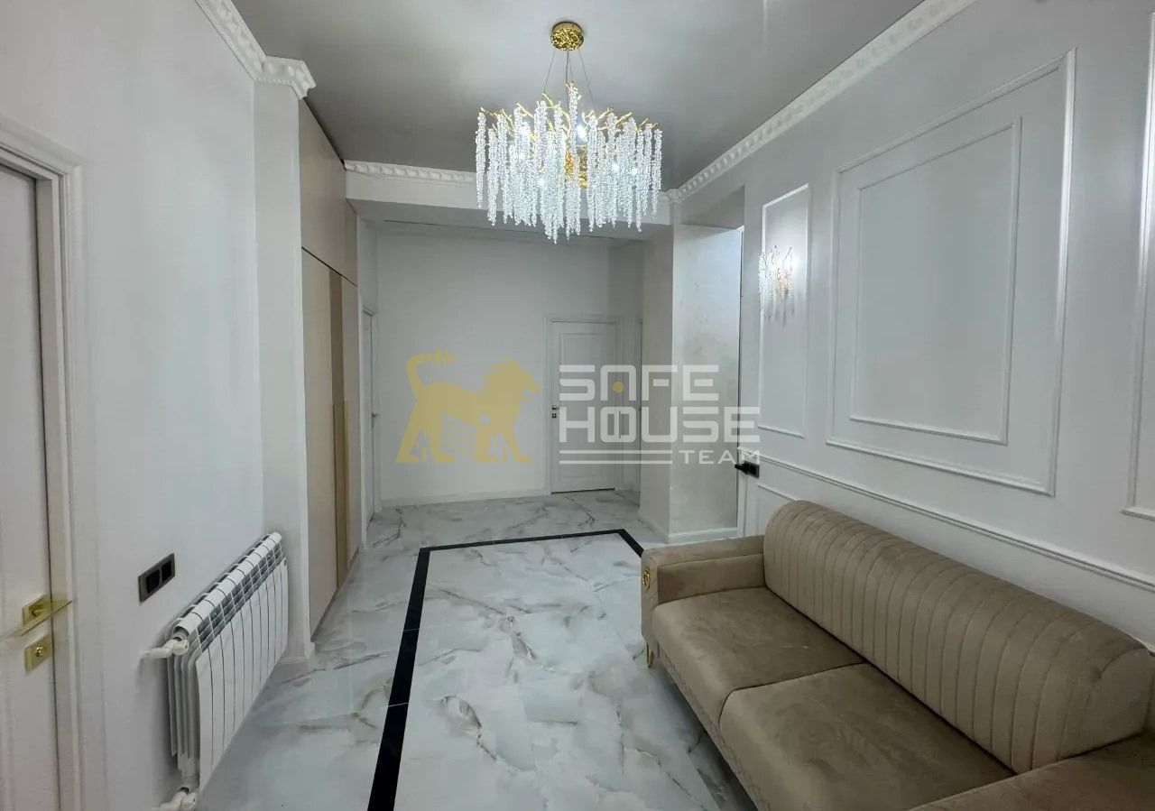 Վաճառքի 4 սենյականոց բնակարան