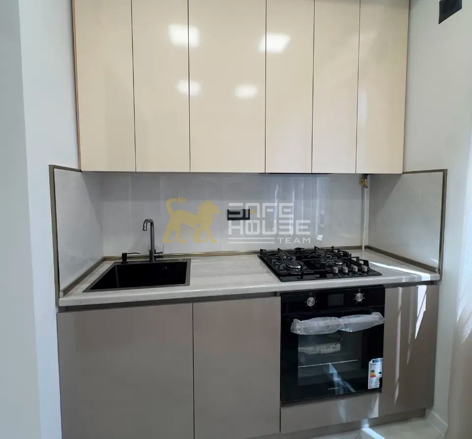 Վաճառքի 4 սենյականոց բնակարան