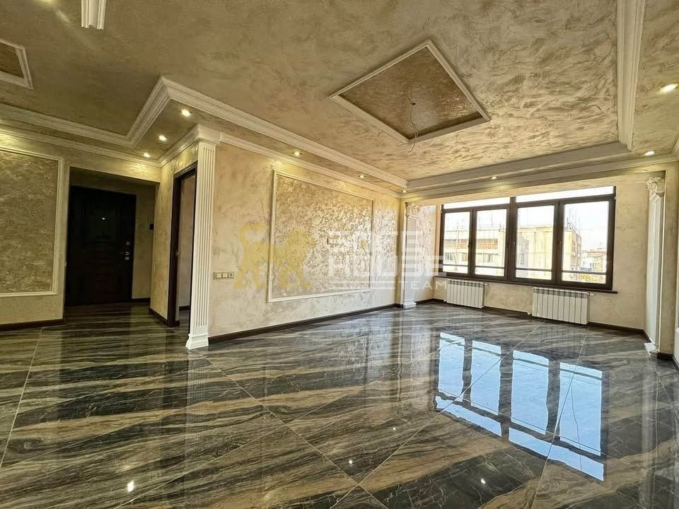 3 սենյականոց բնակարան Օրբելի եղբայրներ փողոցում