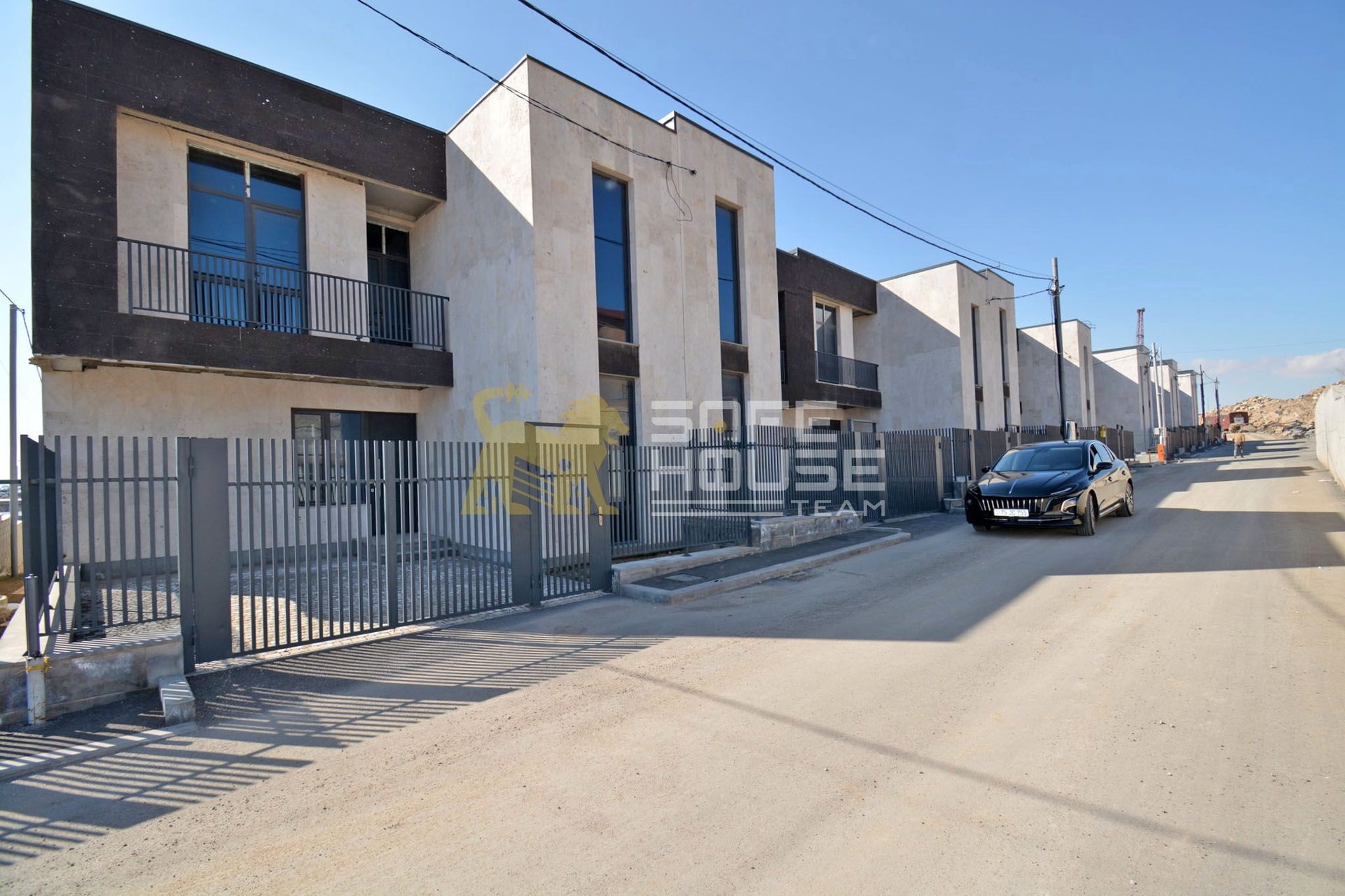 Վաճառքի 4 սենյականոց Townhouse