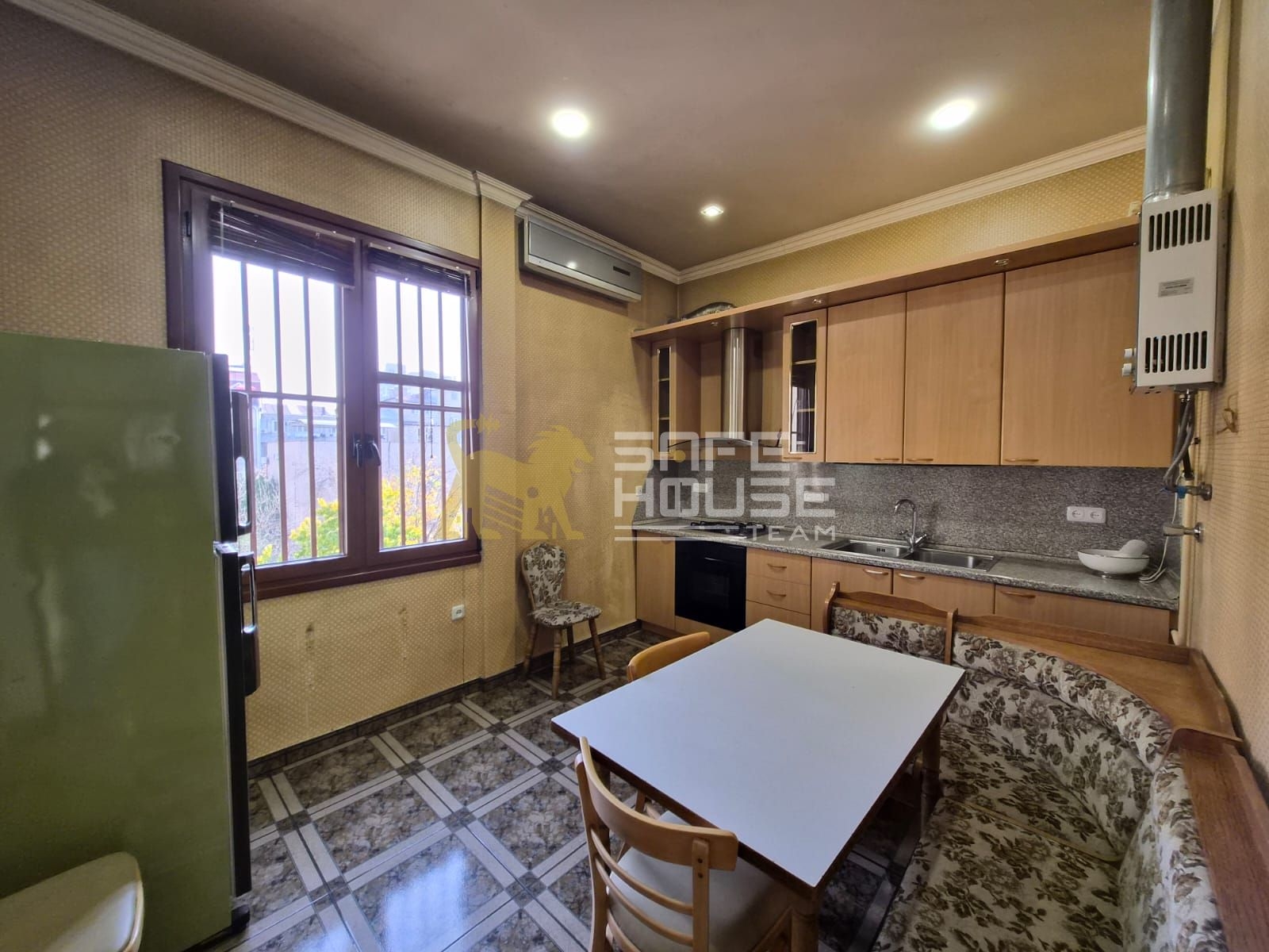 Վարձակալության 3 սենյականոց բնակարան