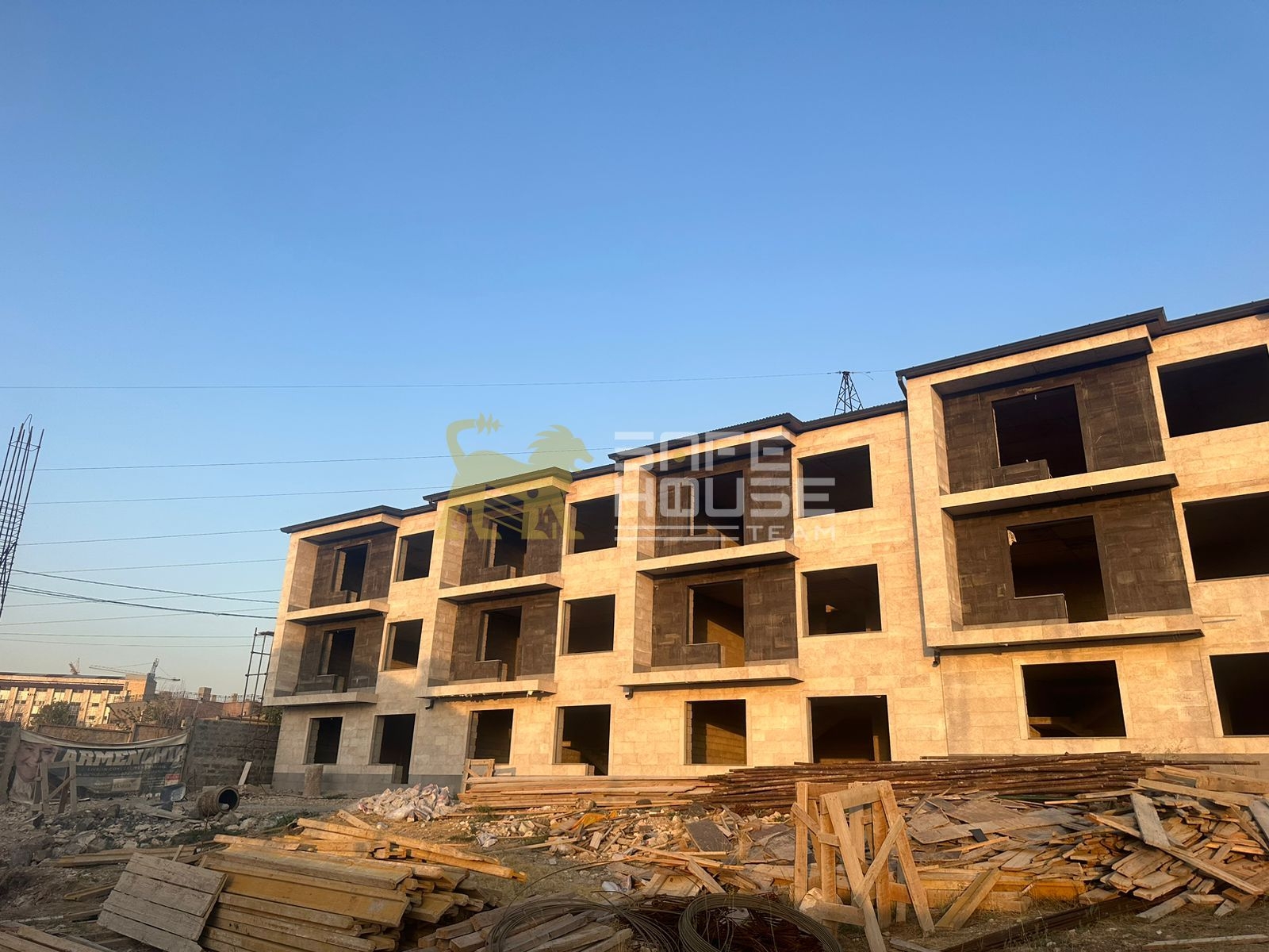 Վաճառքի  Townhouse