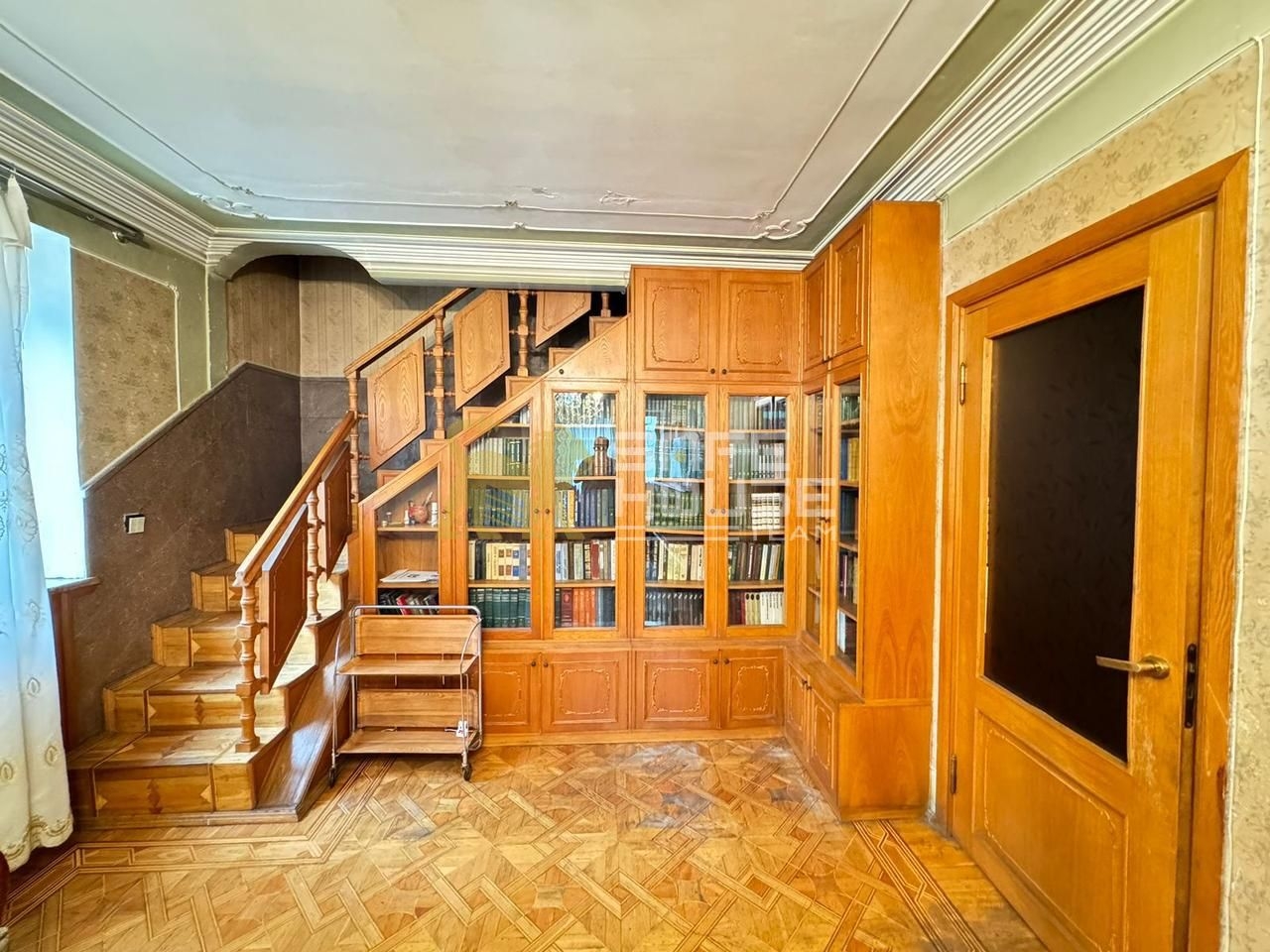 Վաճառքի 4 սենյականոց բնակարան