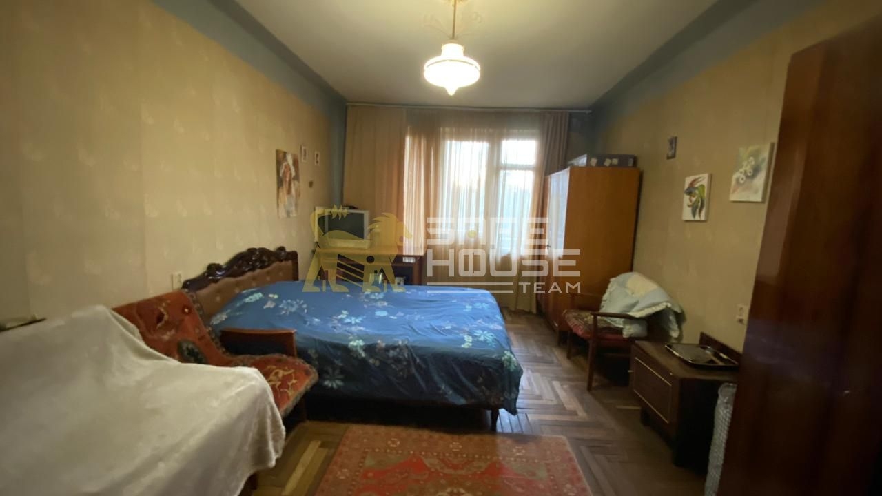 Վաճառքի 3 սենյականոց բնակարան 