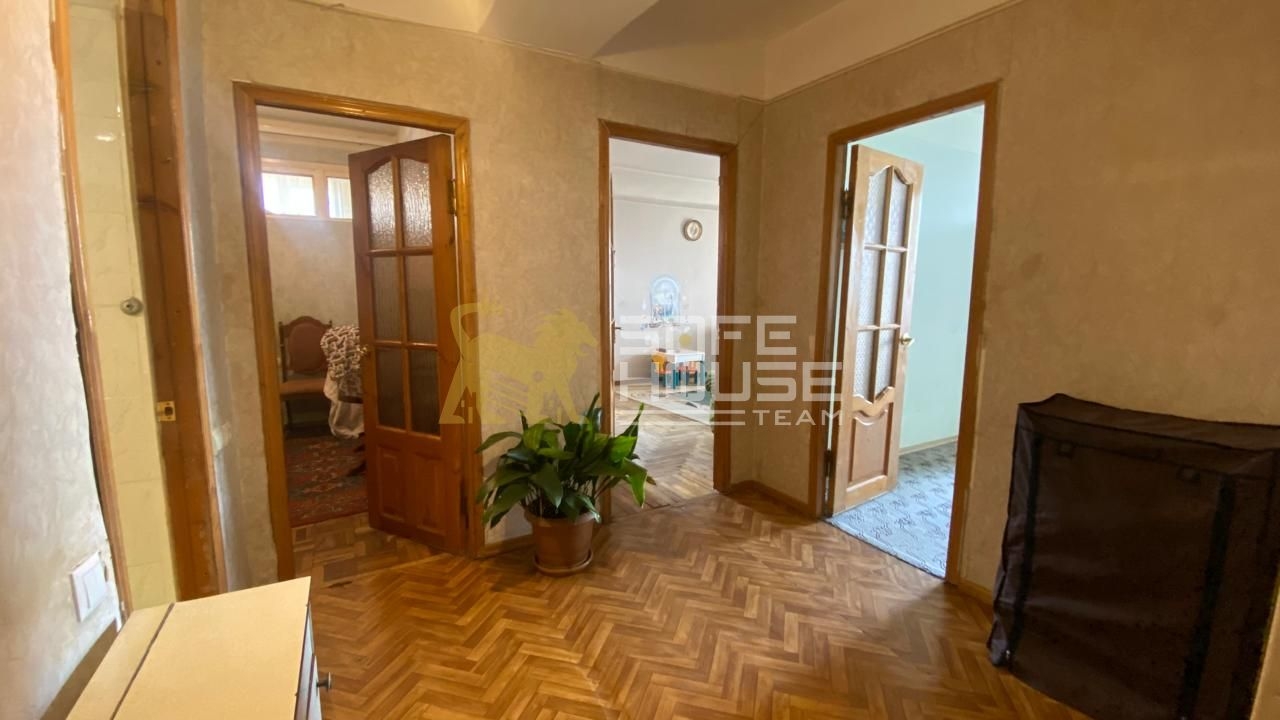 Վաճառքի 3 սենյականոց բնակարան 