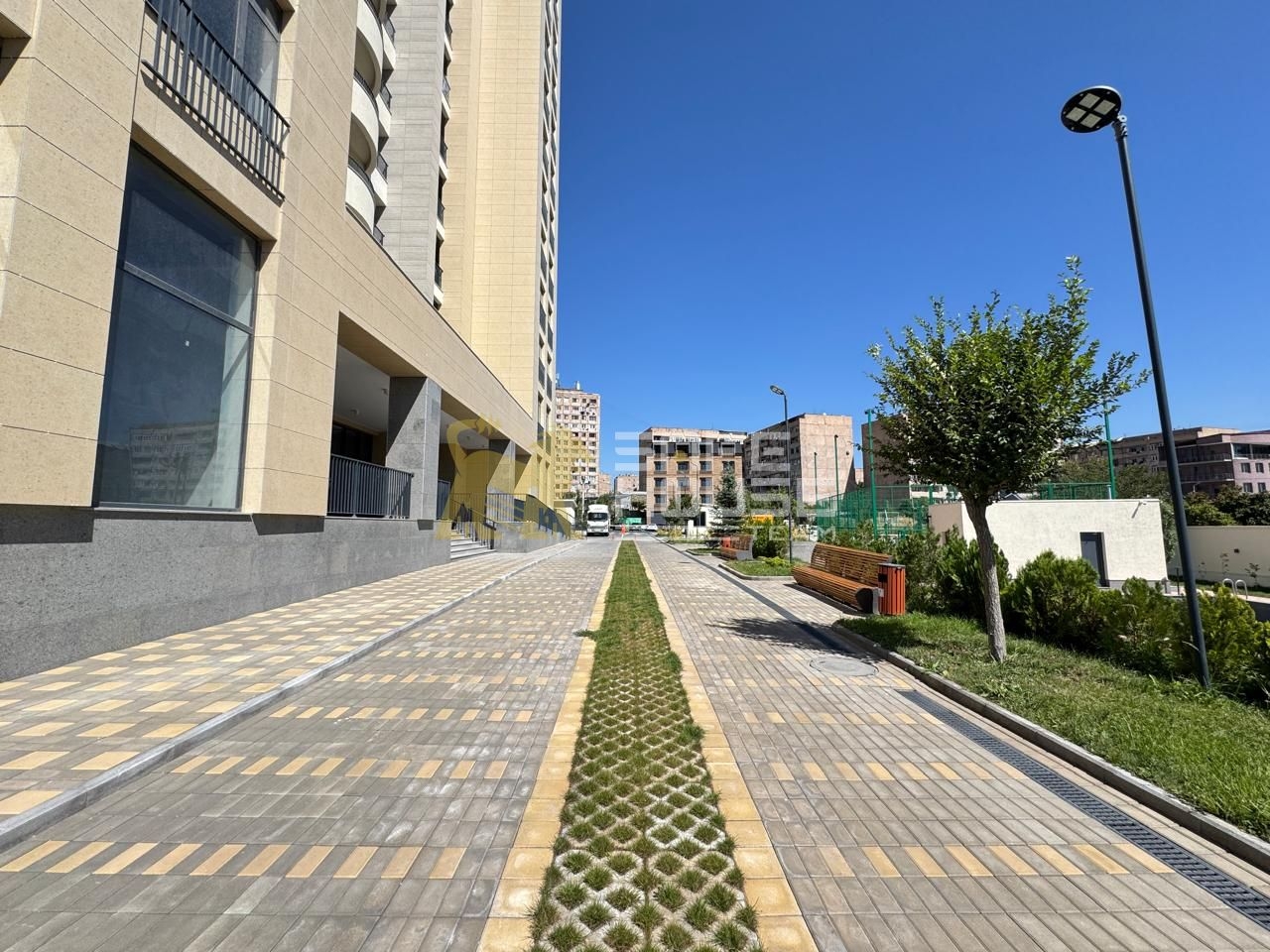 Վաճառքի 3 սենյականոց բնակարան 