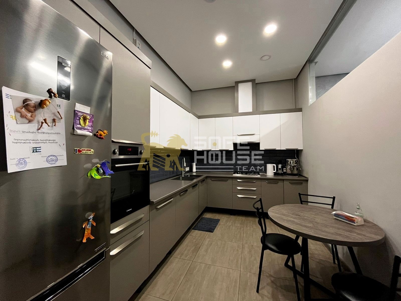 Վաճառքի 4 սենյականոց բնակարան