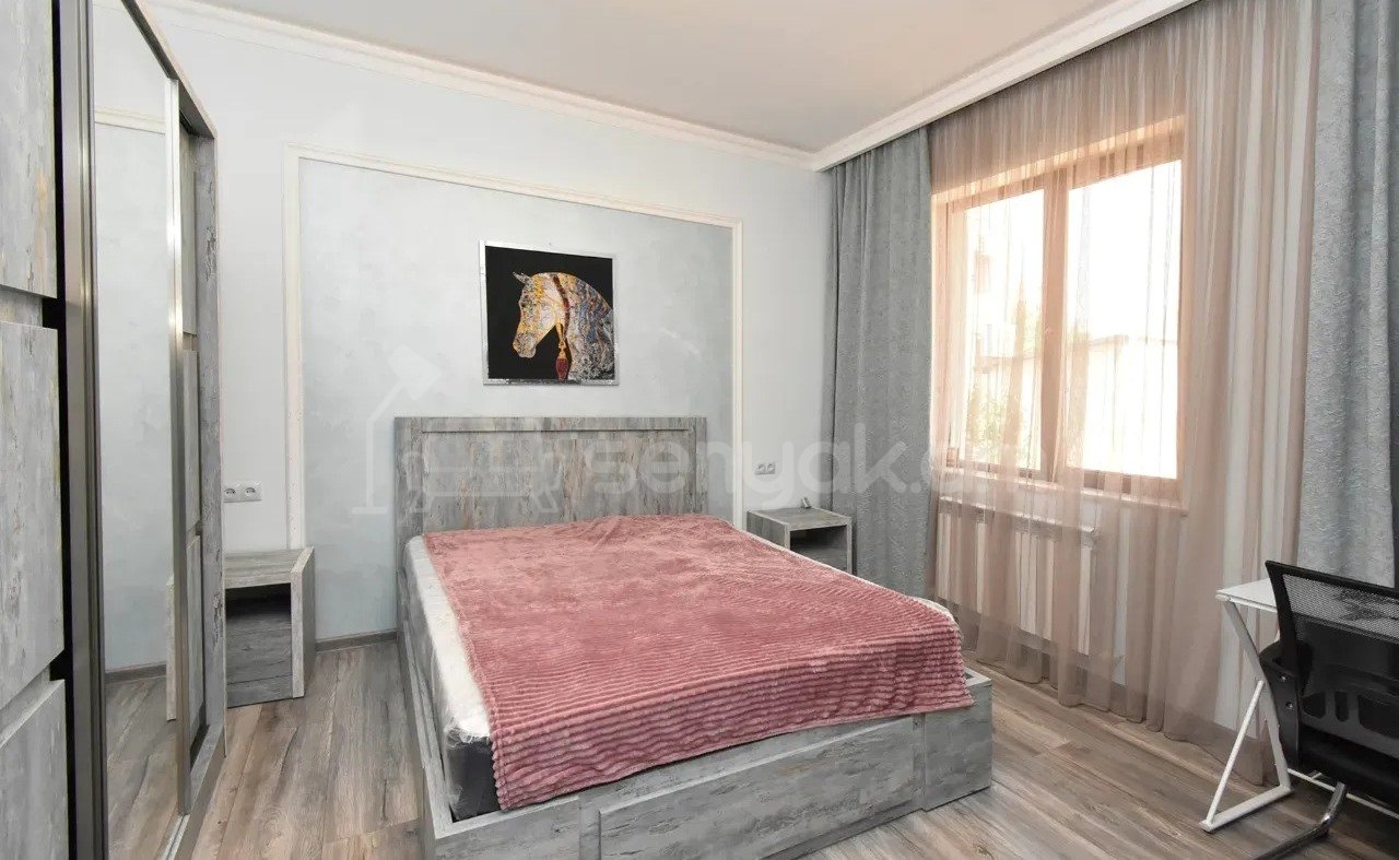 5 Rooms in house , 400m² , 2 floor , designer renovation