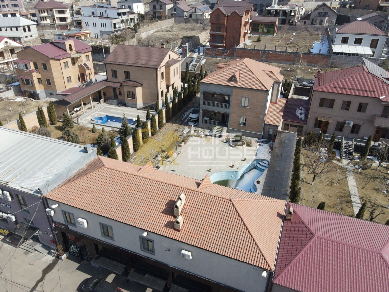 Վաճառքի շքեղ առանձնատուն