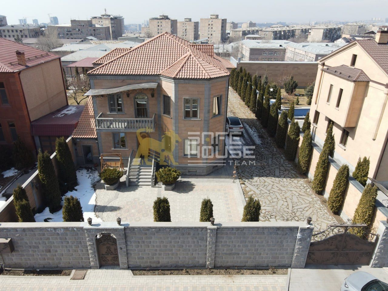 Վաճառքի շքեղ առանձնատուն