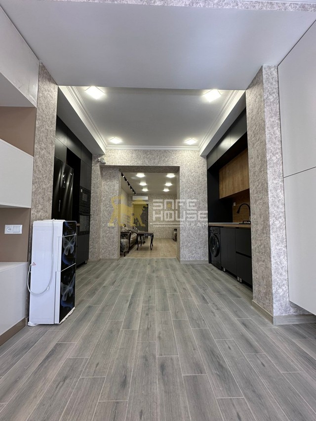 3 Rooms in apartment , 85m² , 1/5 floor , major renovation