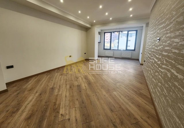 3 Rooms in Apartment , 105m² , 3/14 floor , Designer Renovation