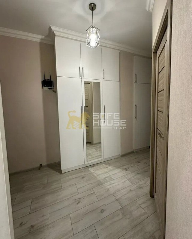 3 Rooms in Apartment , 80m² , 6/16 floor , Major Renovation